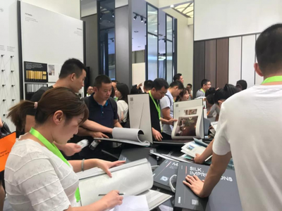 雅琪诺:匠心独运铸造中国墙饰领先品牌!